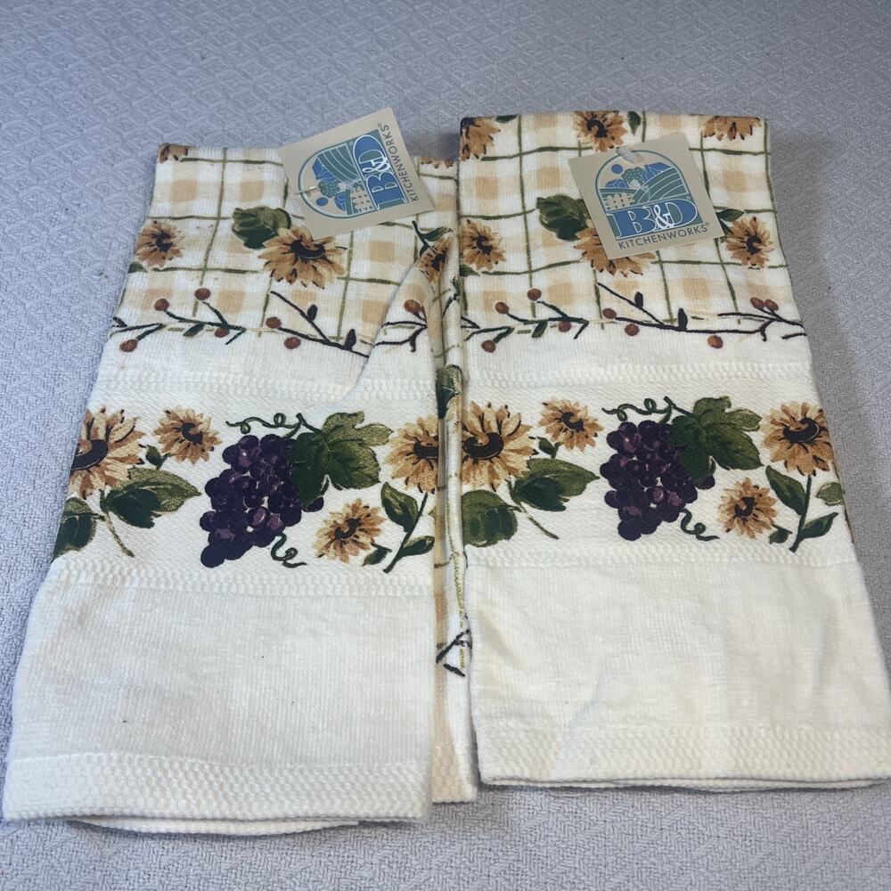 Set Of 2 NEW Vintage B&D Kitchenworks Hand Towels Grapes Sunflowers